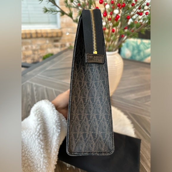 Saint Laurent Monogram Toiletry Bag - Picture 4 of 16